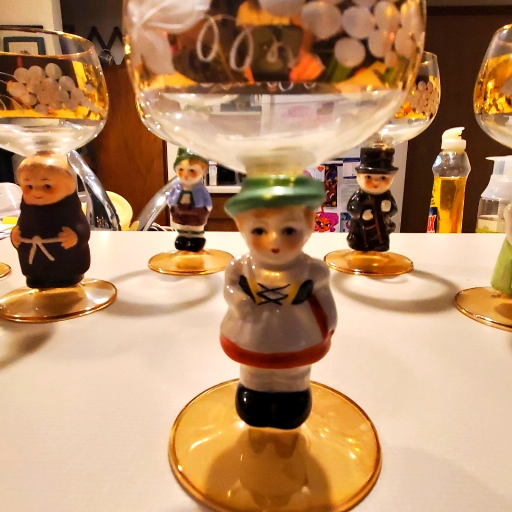 Hummel Gold Wine Glasses set of 6